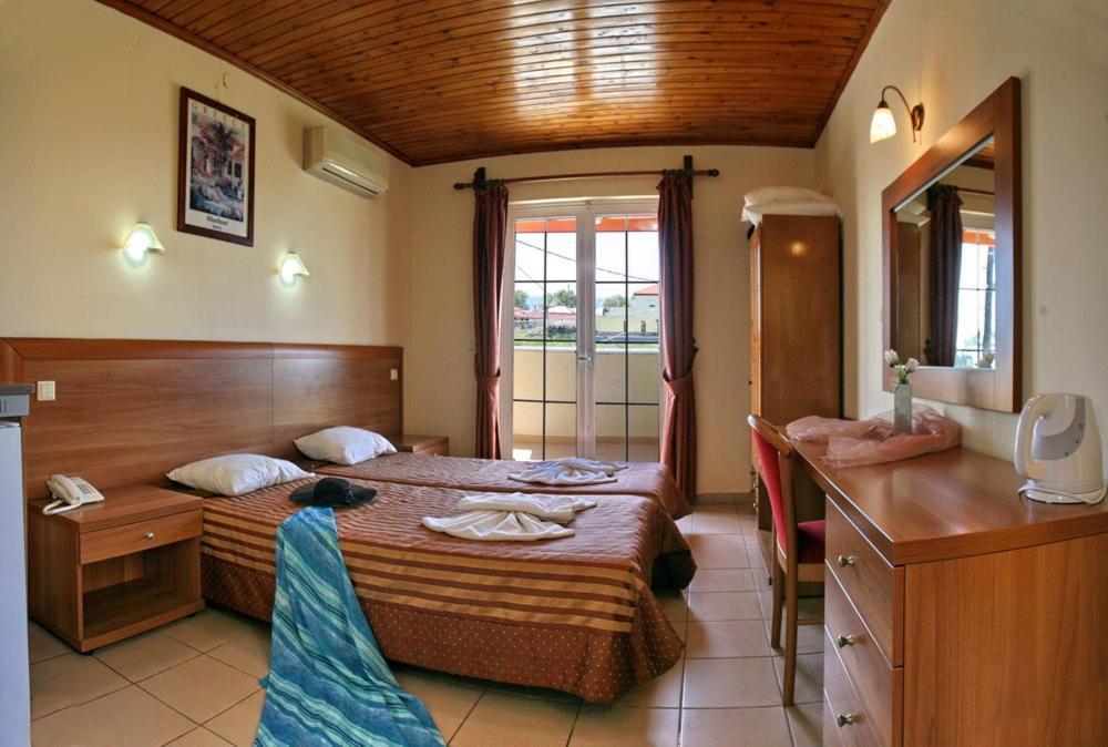 Anaxos Hotel Екстер'єр фото
