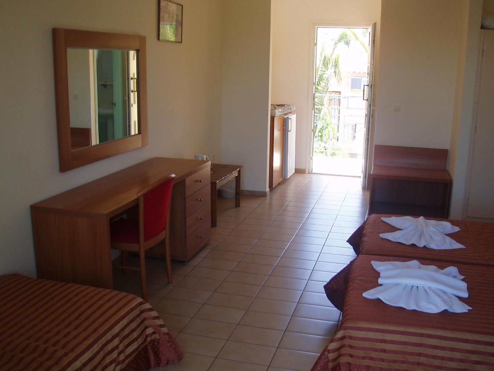 Anaxos Hotel Екстер'єр фото