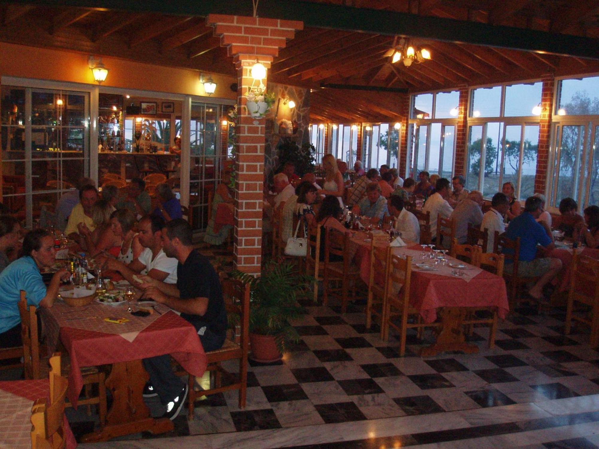 Anaxos Hotel Екстер'єр фото